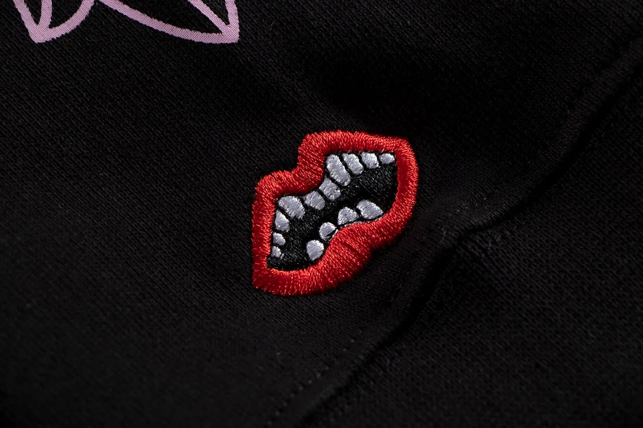 P290 ChromeHeart Chrome Heart Cherry Blossom Logo Embroidered Sweatshirt Ready in stock Focus on quality and compare at will Size: S M L XL Color: Black